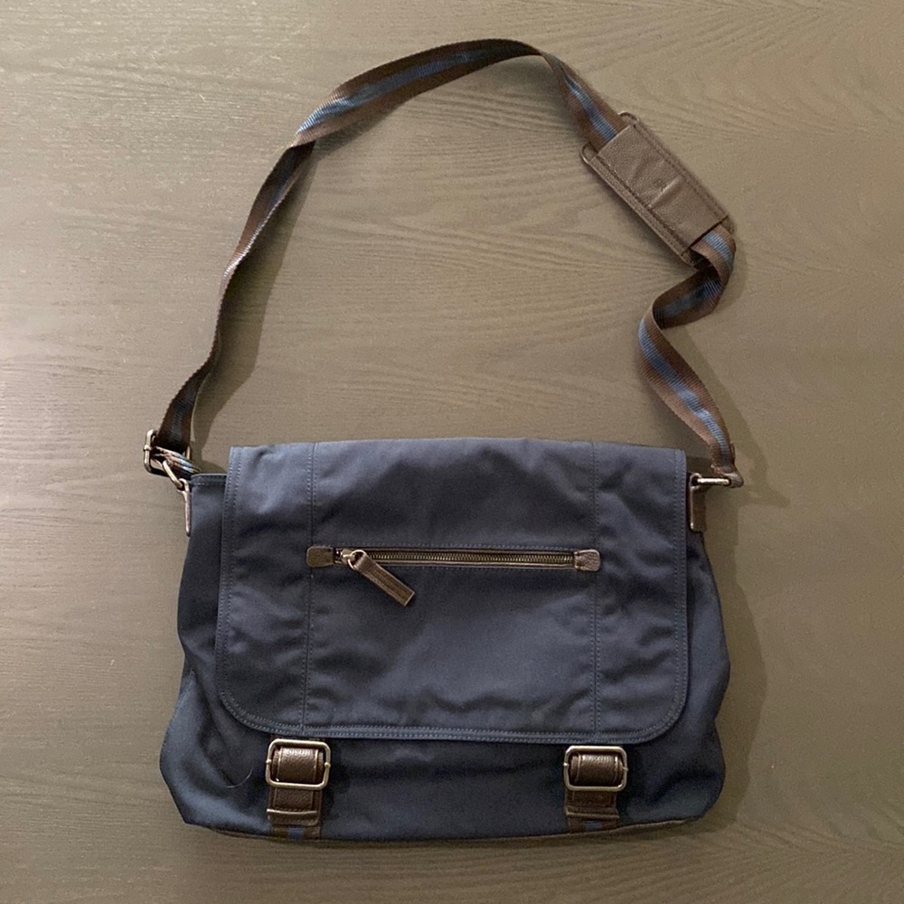 Banana Republic messenger bag